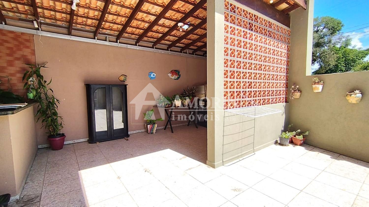 Casa 04 Dormitórios 150m do mar - Estuda Permuta Curitiba - Ve...