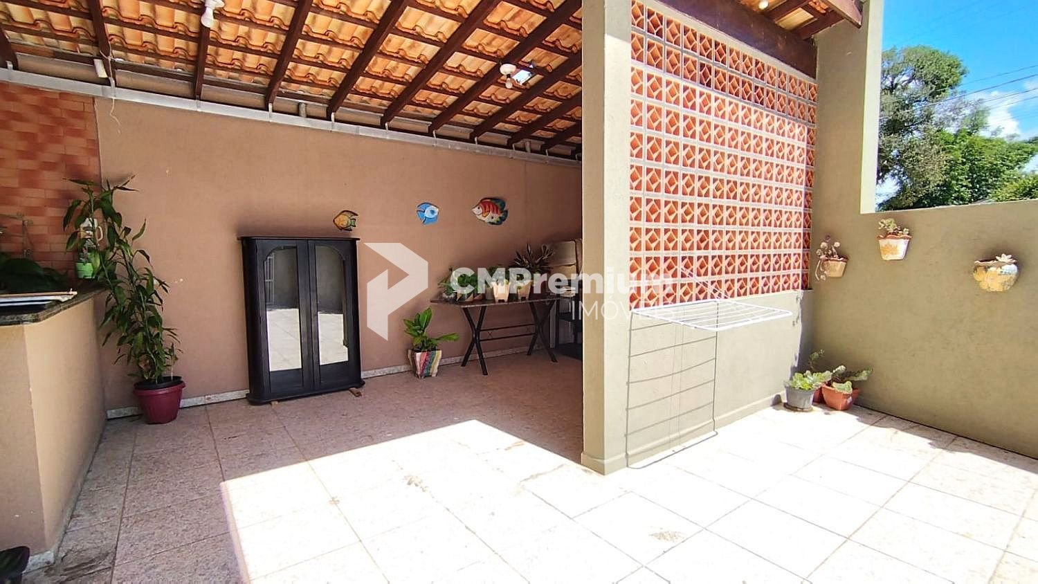 Casa 04 Dormitórios 150m do mar - Estuda Permuta Curitiba - Ve...