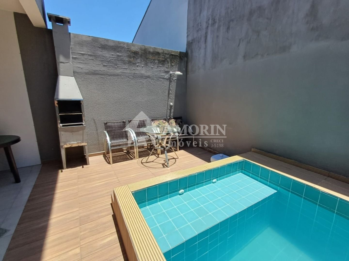 Venda ou permuta de sobrado com piscina no Brejatuba  Confira ...