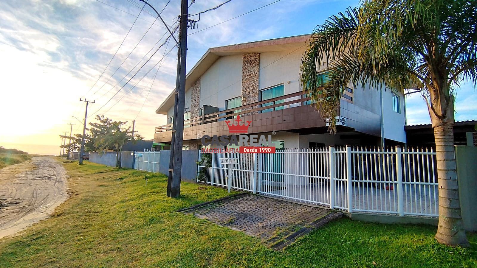 Casa 04 Dormitórios 150m do mar - Estuda Permuta Curitiba - Veja Fotos! =)