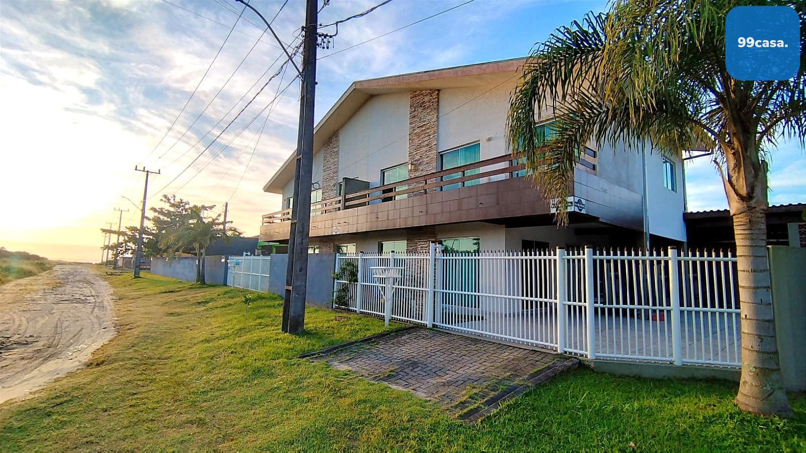 Casa 04 Dormitórios 150m do mar - Estuda Permuta Curitiba - Ve...