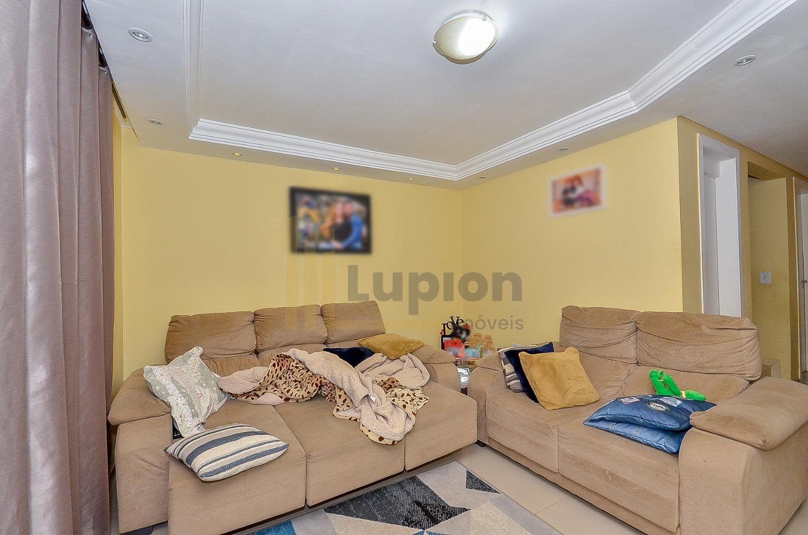 Casa com 5 dormitórios à venda, 217 m  por R  630.000,00 - Lot...