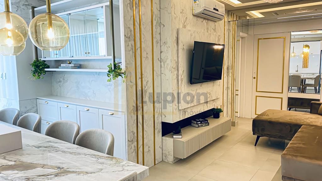Apartamento 2 Dormitórios  1 suíte  - Amplo Lazer a 300m da pr...