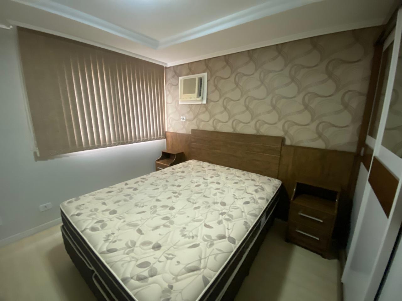 Apartamento com 03 dormitórios, sendo 01 suíte mobiliado na Região do Centro