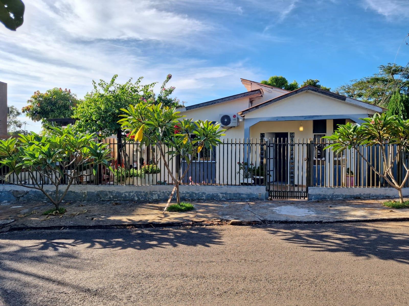 Casa com 03 dormitórios sendo 01 suíte no Morumbi II, Foz do Iguaçu