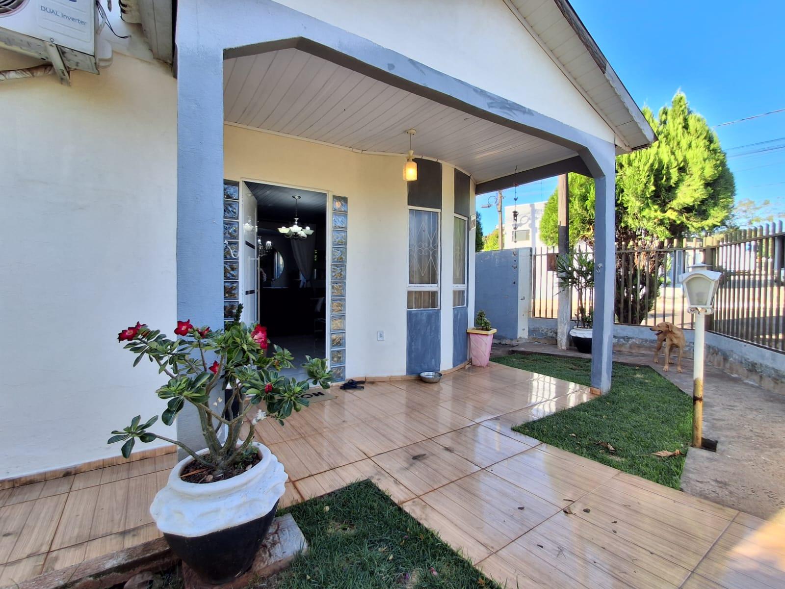 Casa com 03 dormitórios sendo 01 suíte no Morumbi II, Foz do Iguaçu