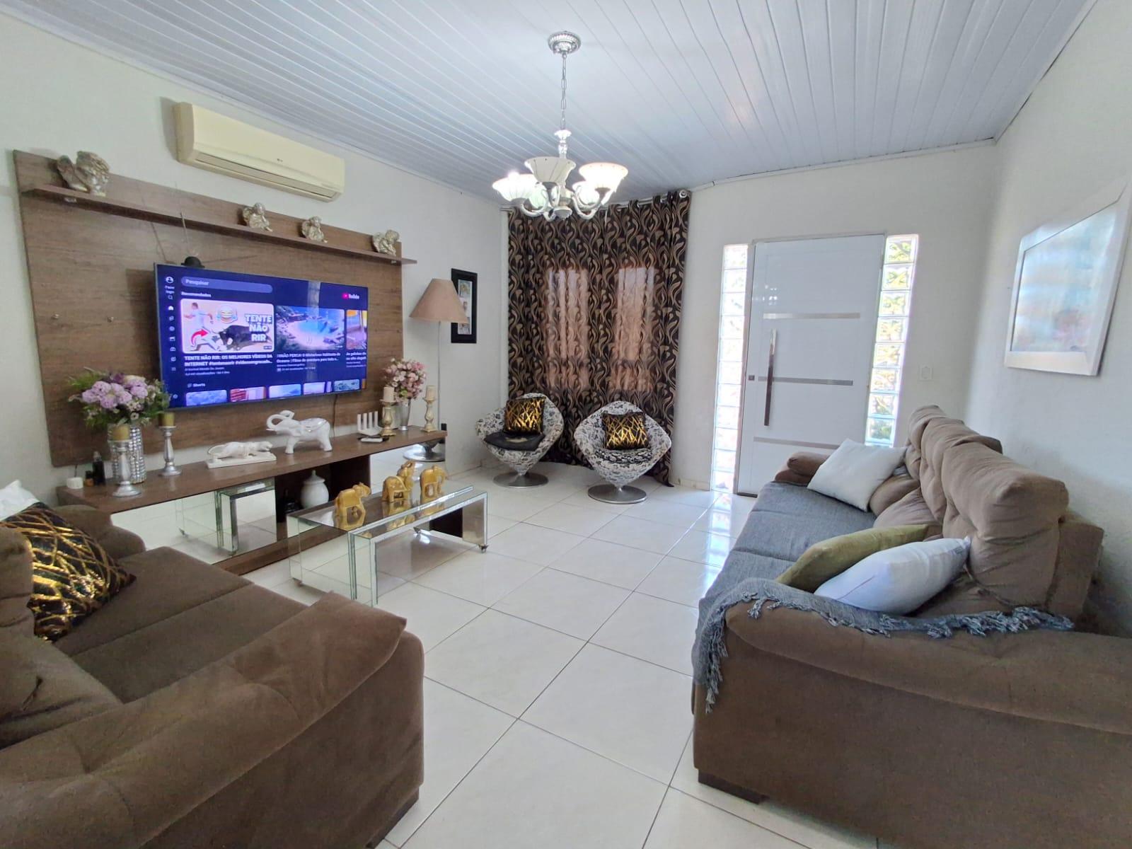 Casa com 03 dormitórios sendo 01 suíte no Morumbi II, Foz do Iguaçu