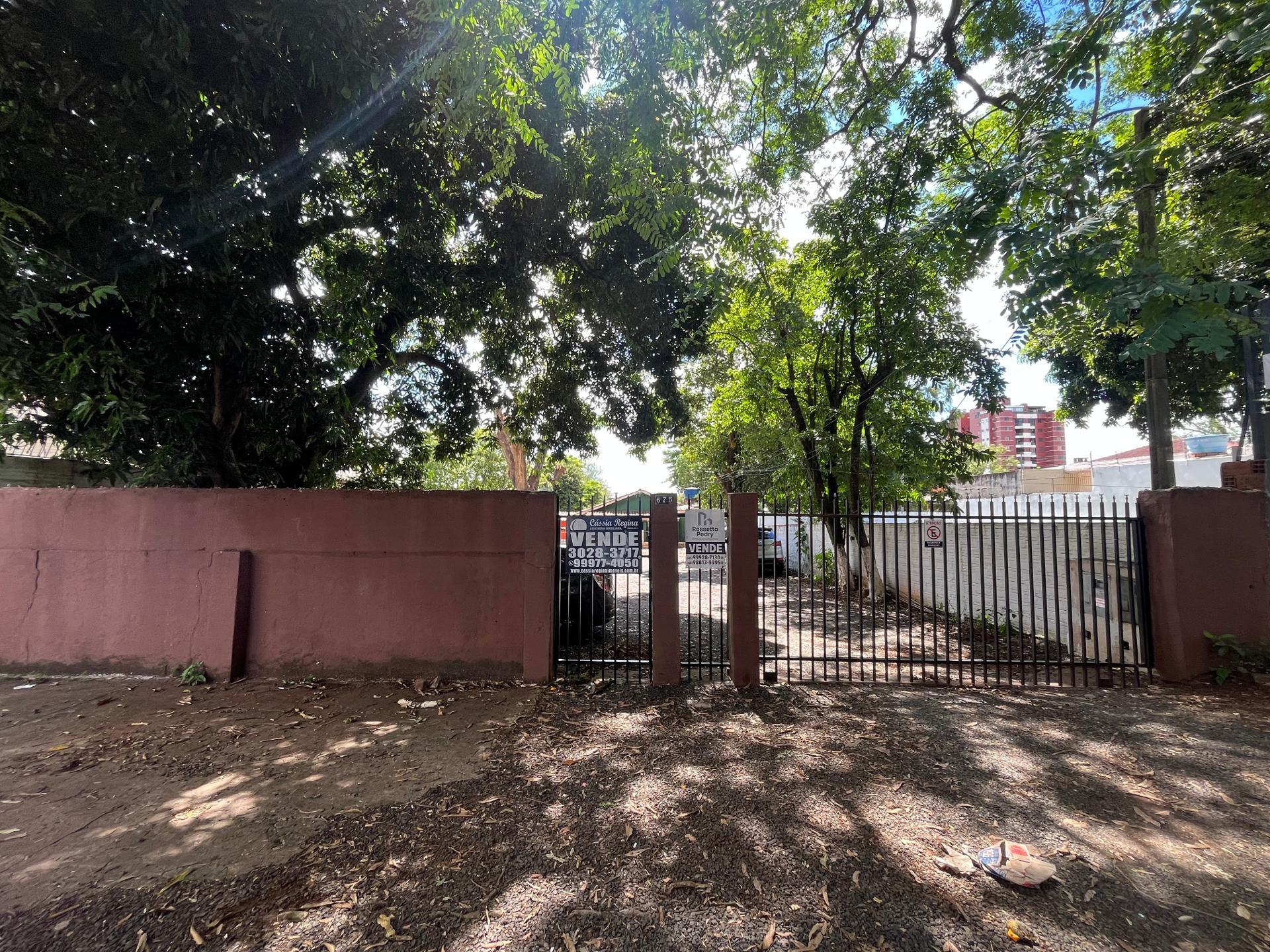 Terreno à venda na Rua Tarobá com 840m2, Centro, Foz do Iguaçu