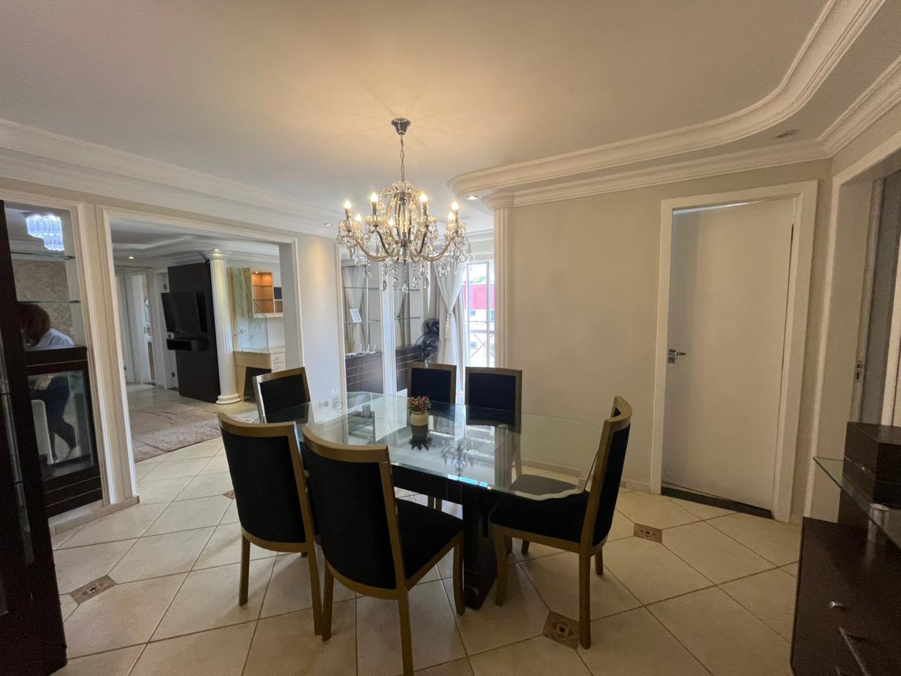 Apartamento com 05 dormitórios, sendo 01 suíte - Residencial Mega Vila