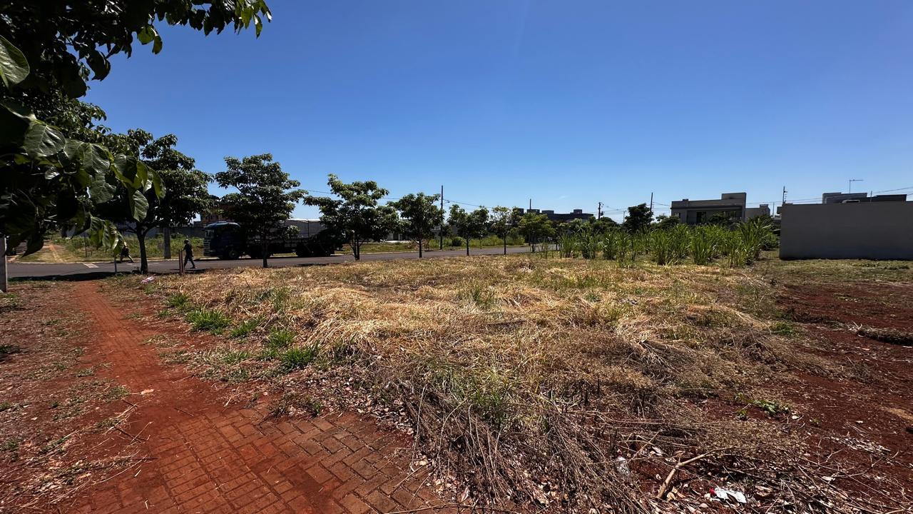 Terrenos à venda por permuta, Av. Garibaldi, Jardim Ipê IV,  Vila A