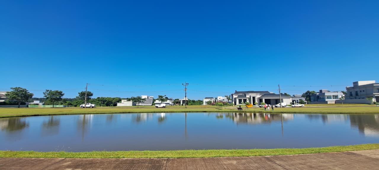 Terreno subesquina, com área de 500m2 no Condomínio Royal Boulevard, Fase I