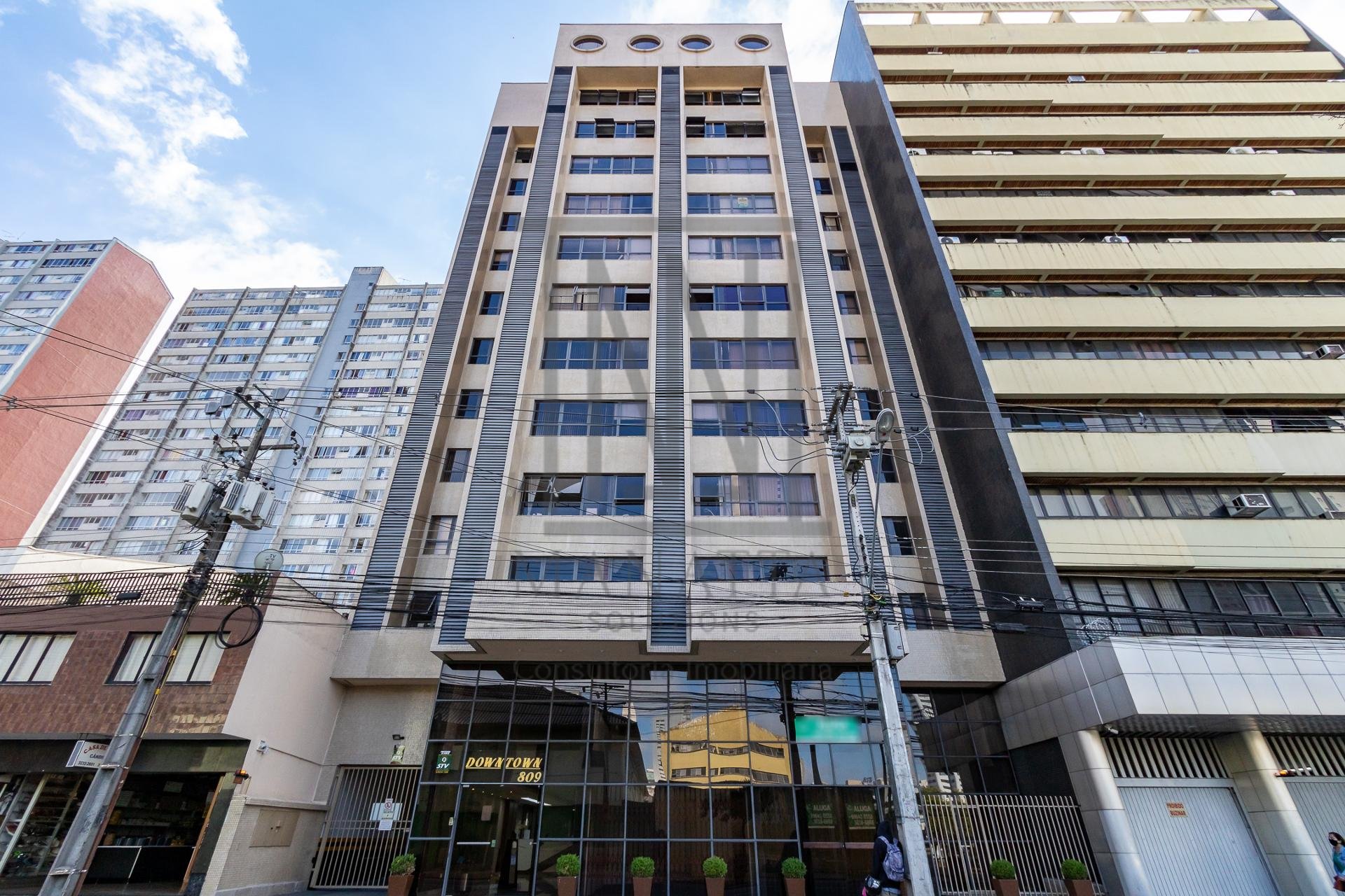Sala comercial à venda no Centro de Curitiba, 43m  com copa e ...