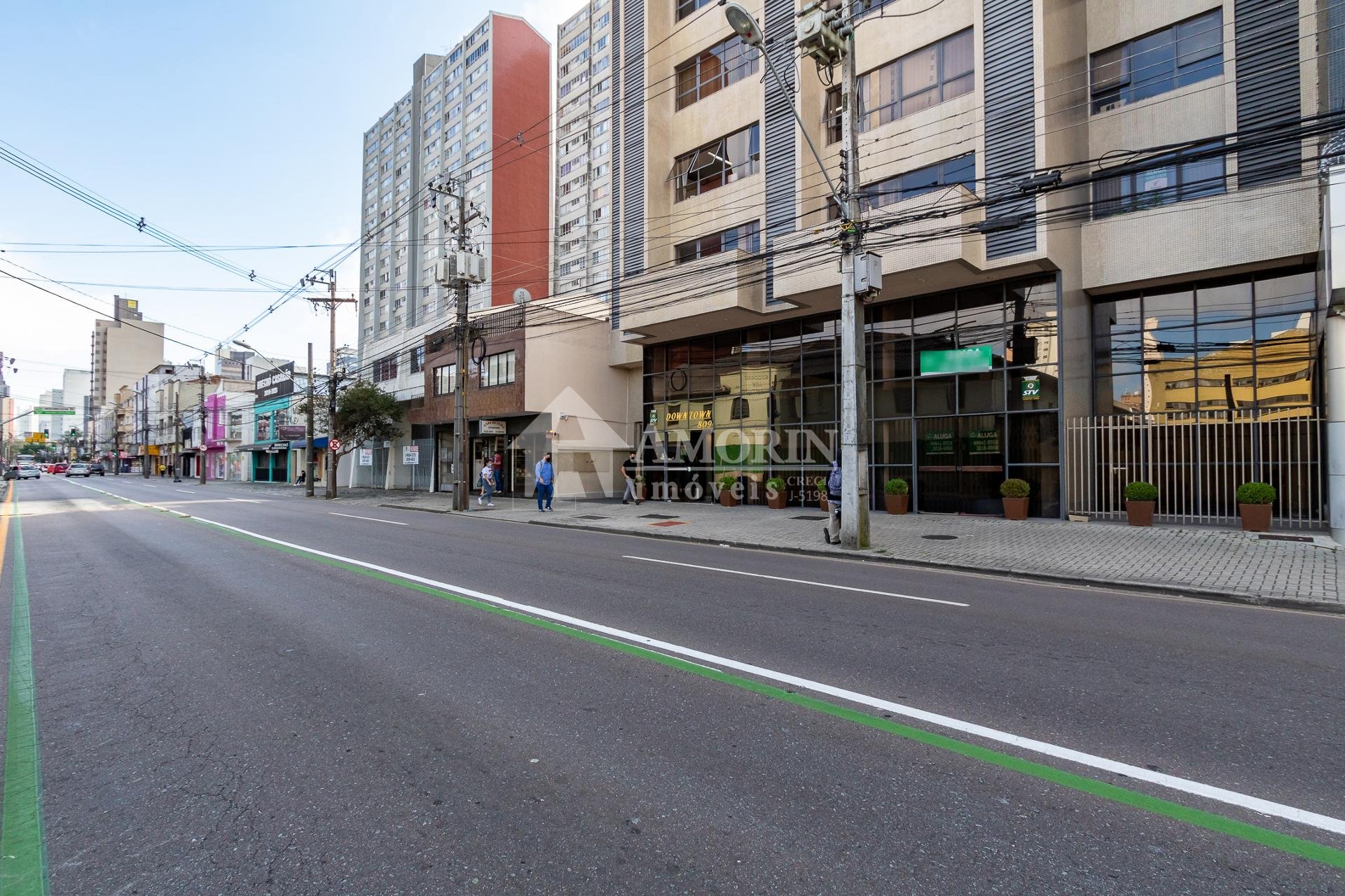 Sala comercial à venda no Centro de Curitiba, 43m  com copa e ...