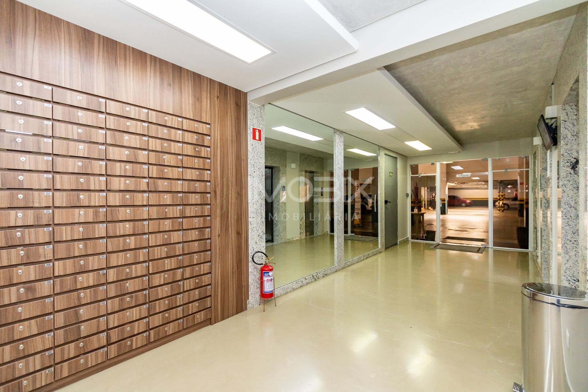 Sala comercial à venda no Centro de Curitiba, 43m  com copa e ...