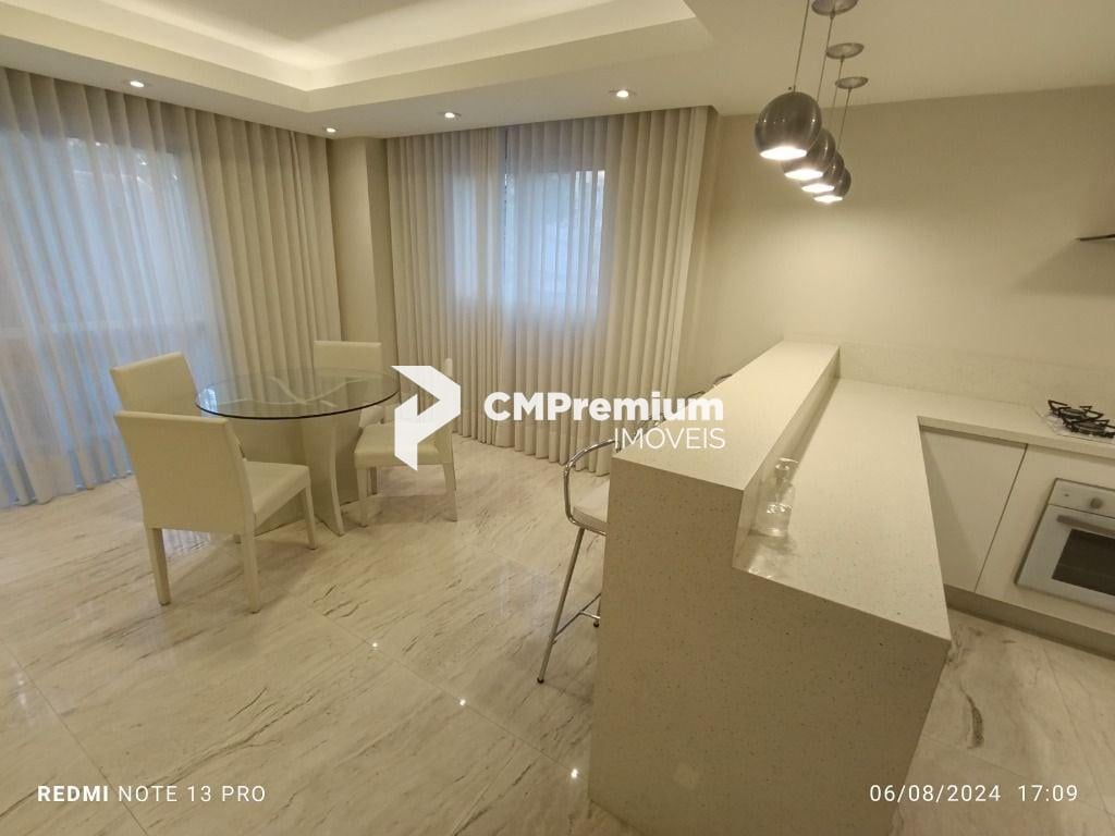 Apartamento 2 quartos com vaga no Mercês  Curitiba  Conforto...
