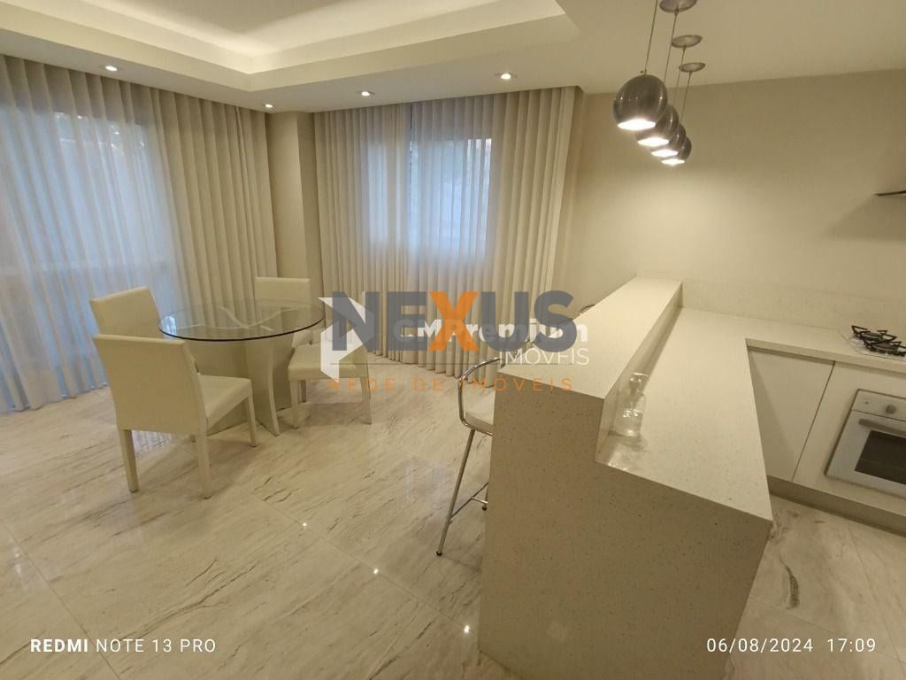 Apartamento 2 quartos com vaga no Mercês  Curitiba  Conforto...