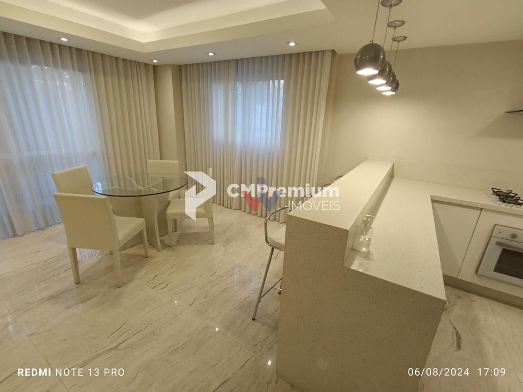 Apartamento 2 quartos com vaga no Mercês  Curitiba  Conforto...