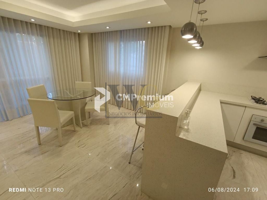 Apartamento 2 quartos com vaga no Mercês  Curitiba  Conforto...