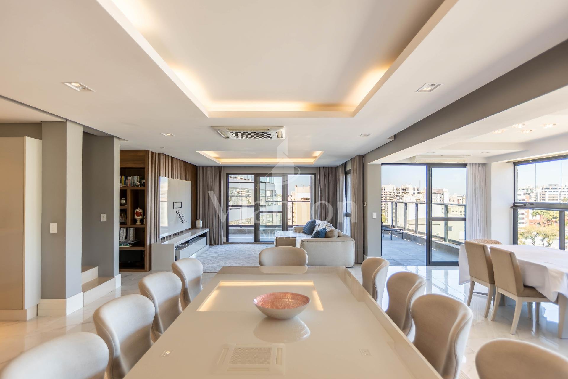 Cobertura Duplex no WIZZ Iguaçu - 4 suítes, jacuzzi, automação...