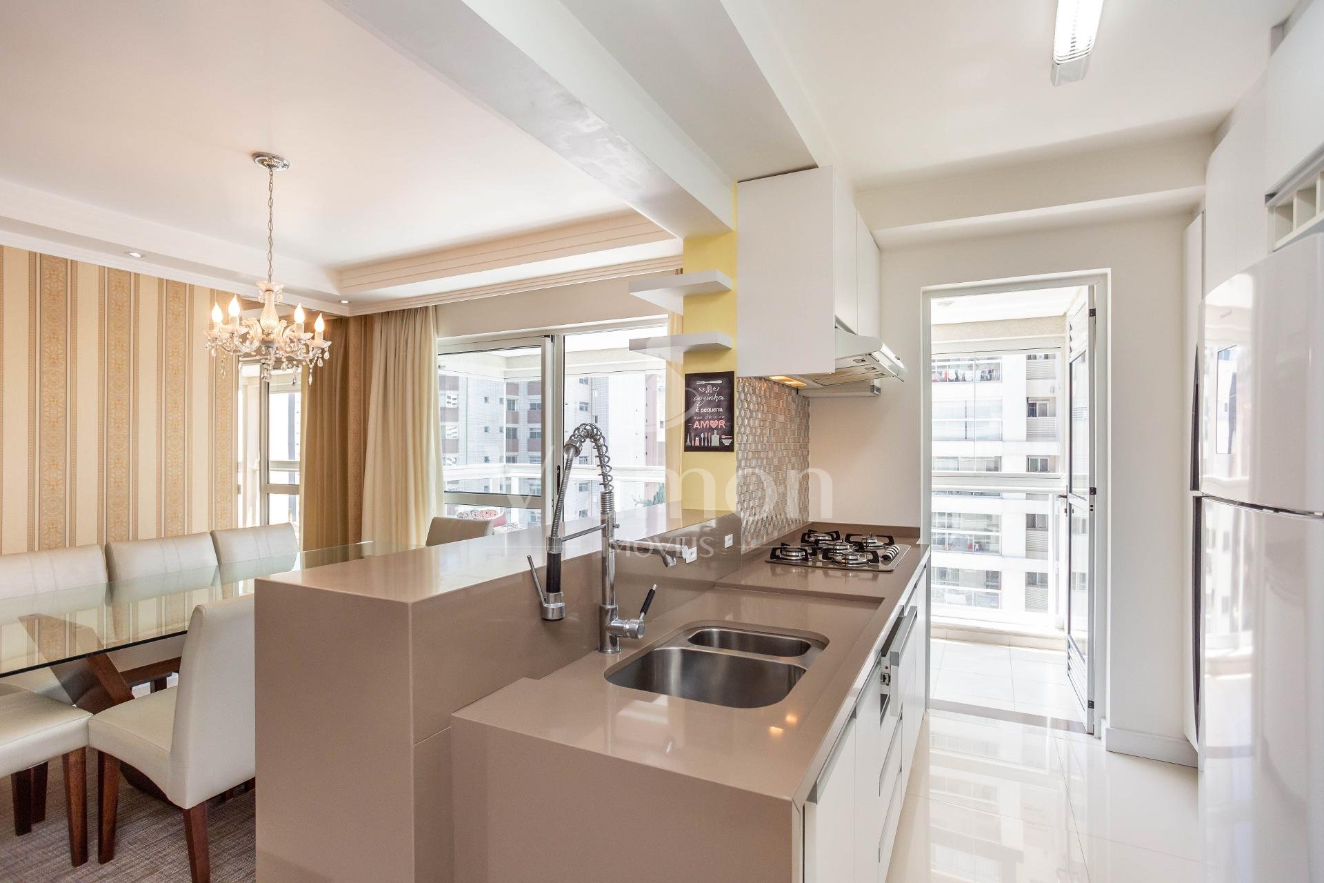 Apartamento de 119m  à Venda no Água Verde com Suíte, Sacada G...