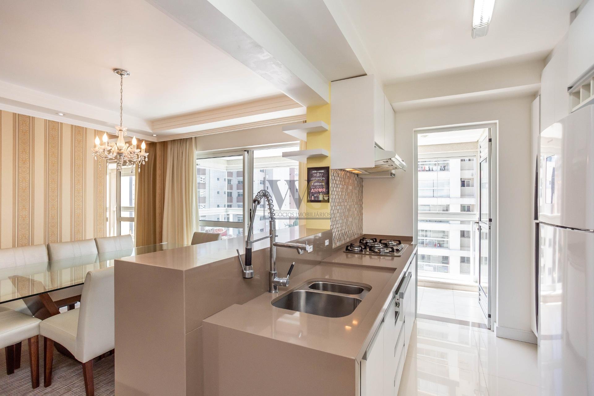 Apartamento de 119m  à Venda no Água Verde com Suíte, Sacada G...