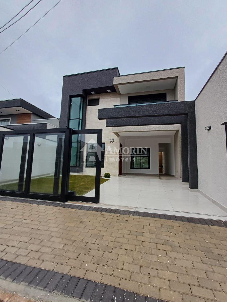 Sobrado 4 Quartos com 148m  e Placa Solar em Fazenda Rio Grand...