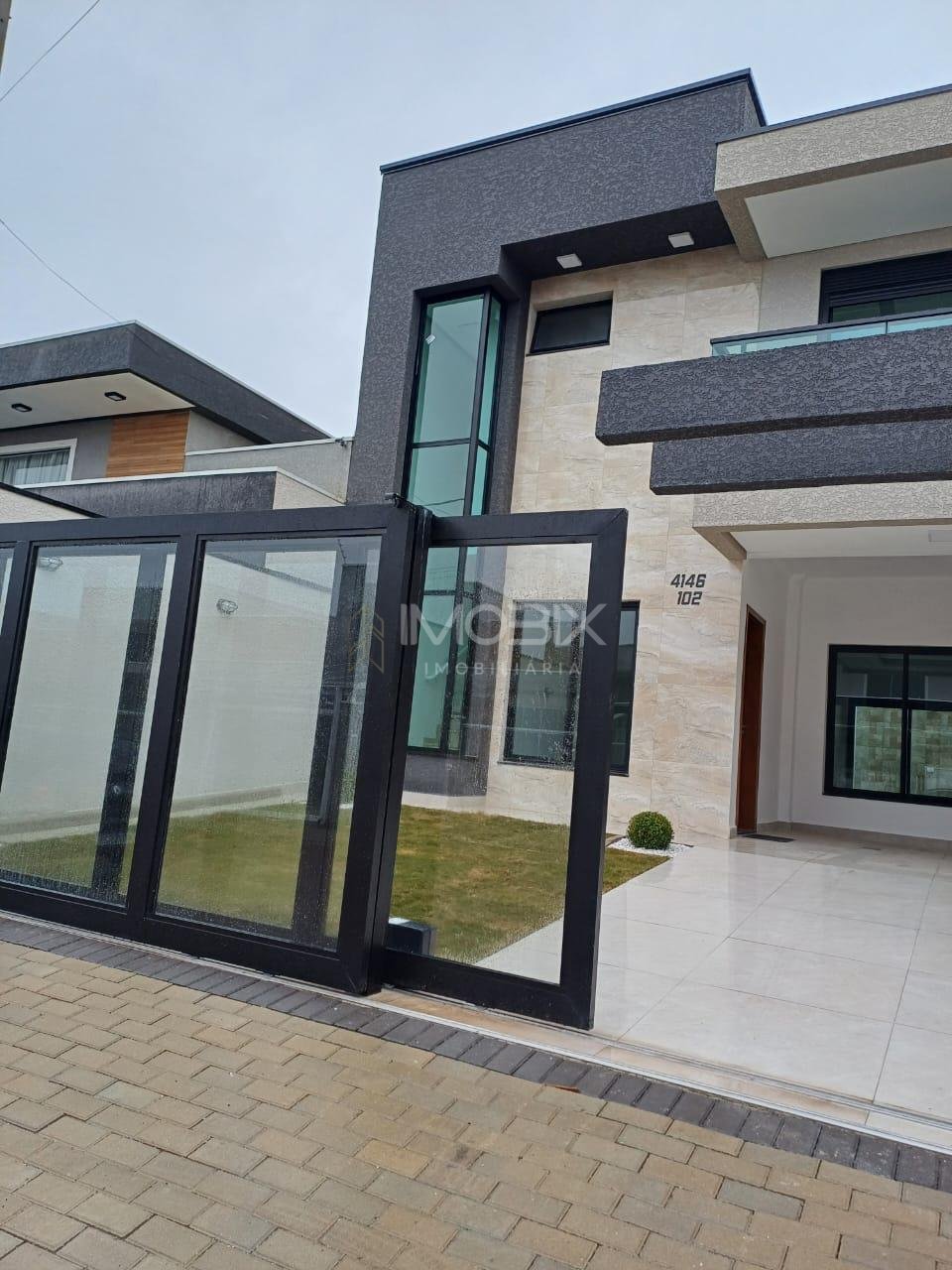 Sobrado 4 Quartos com 148m  e Placa Solar em Fazenda Rio Grand...