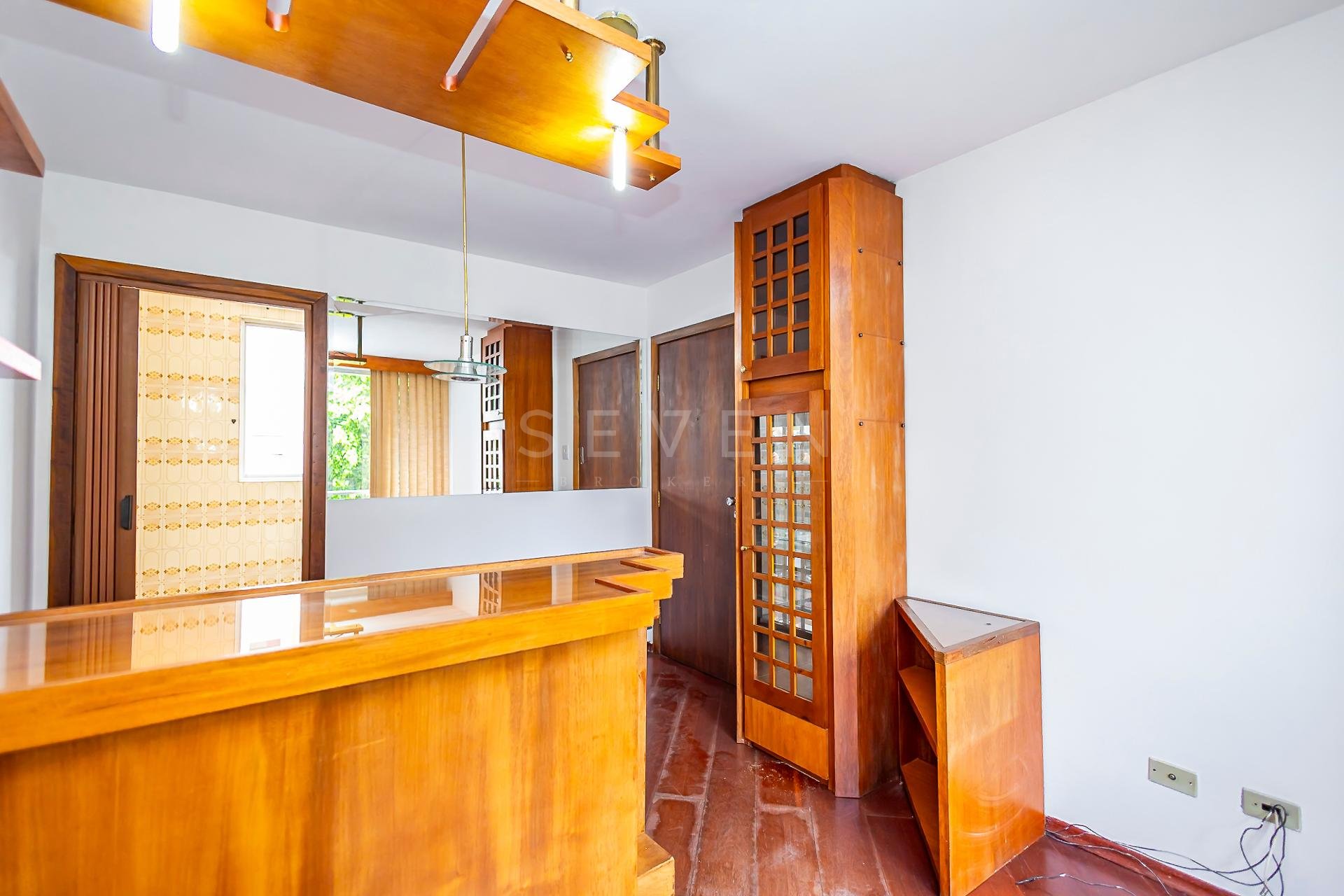 Apartamento com 2 Quartos e Sacada no Água Verde - Pronto para...