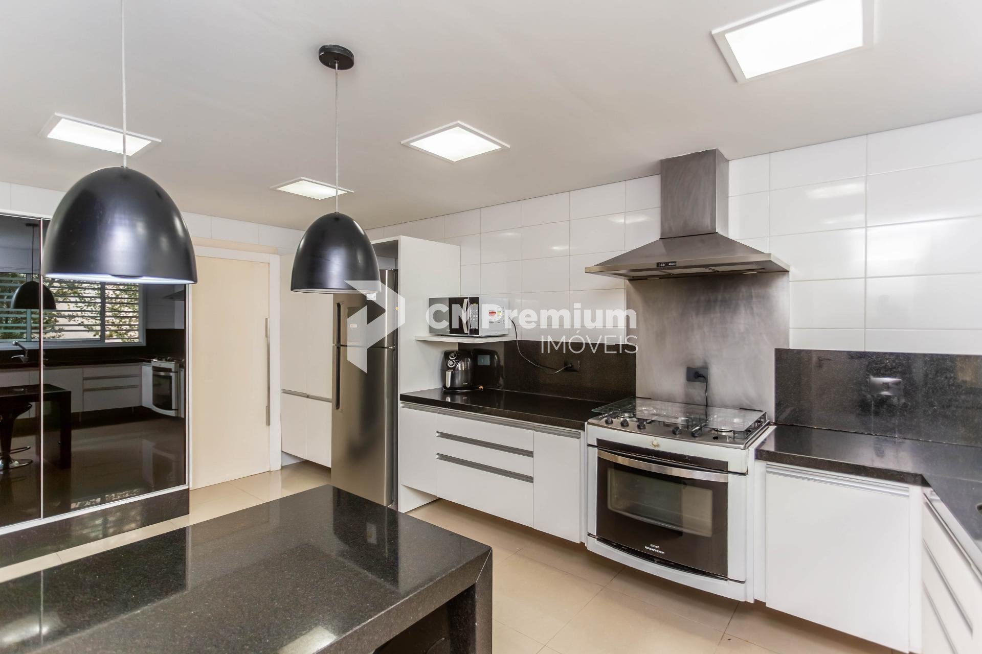 Luxuosa Casa em Condomínio Fechado no Campo Comprido - Design ...