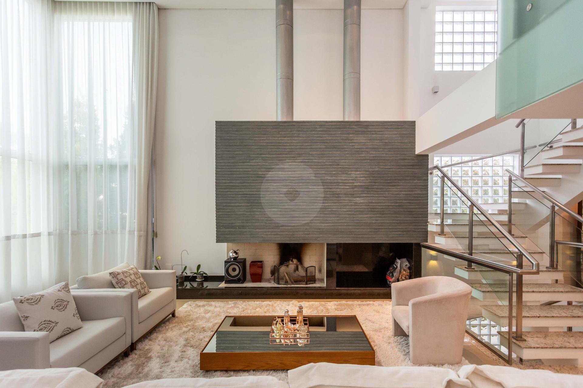 Luxuosa Casa em Condomínio Fechado no Campo Comprido - Design Único