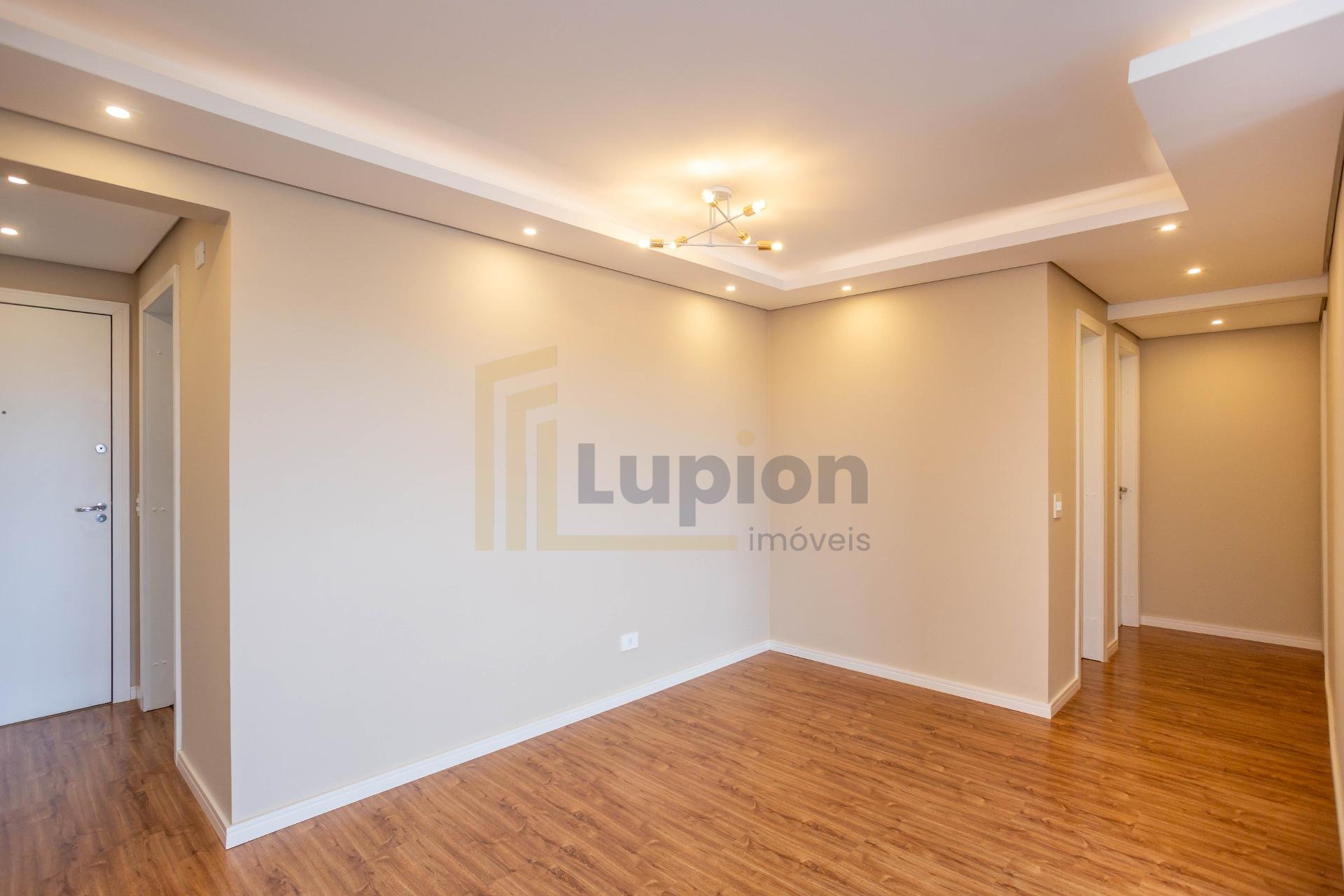 Apartamento reformado com 3 quartos e suíte à venda no Xaxim -...