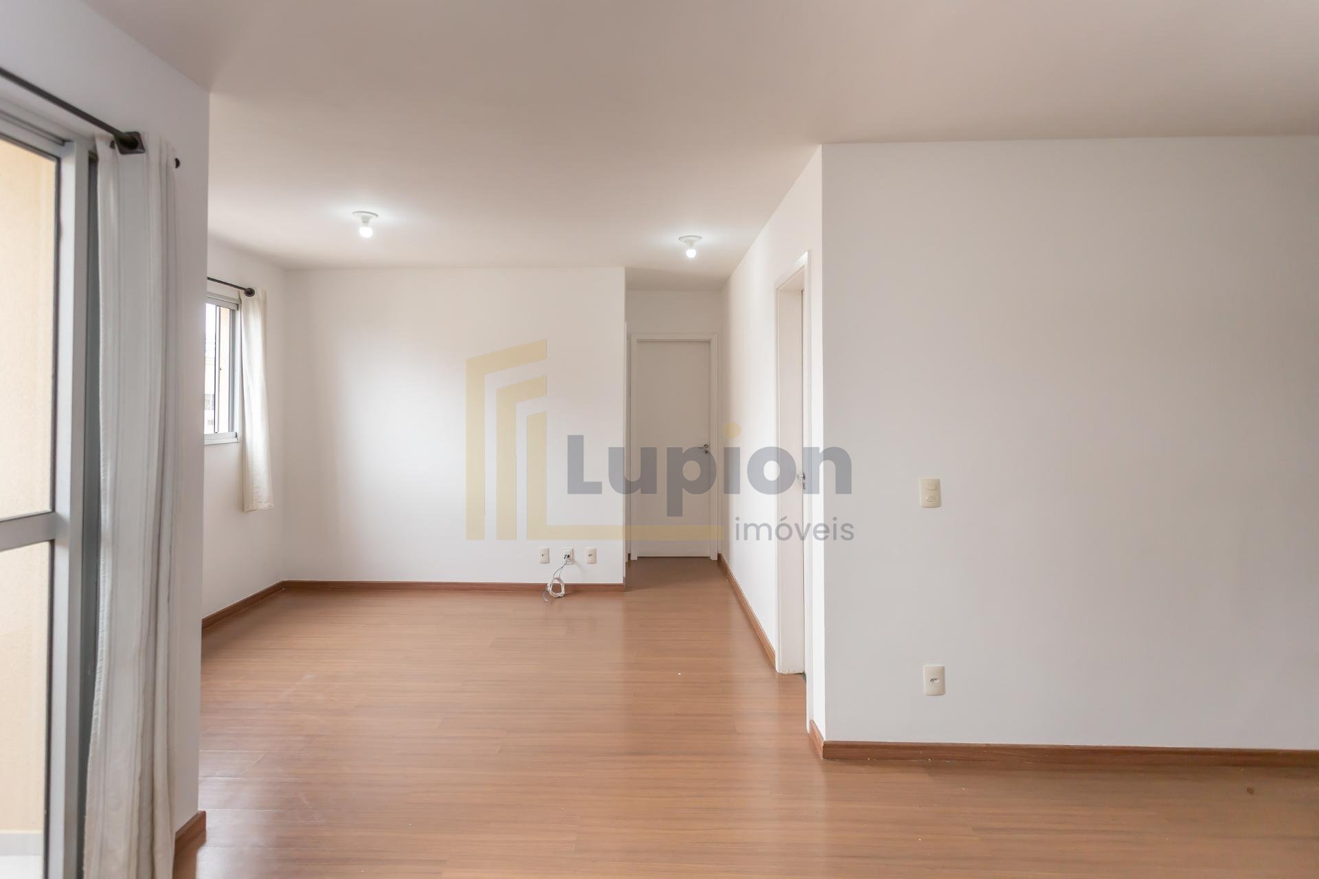 Cobertura à venda no Fit Marumbi com 2 vagas e terraço privati...