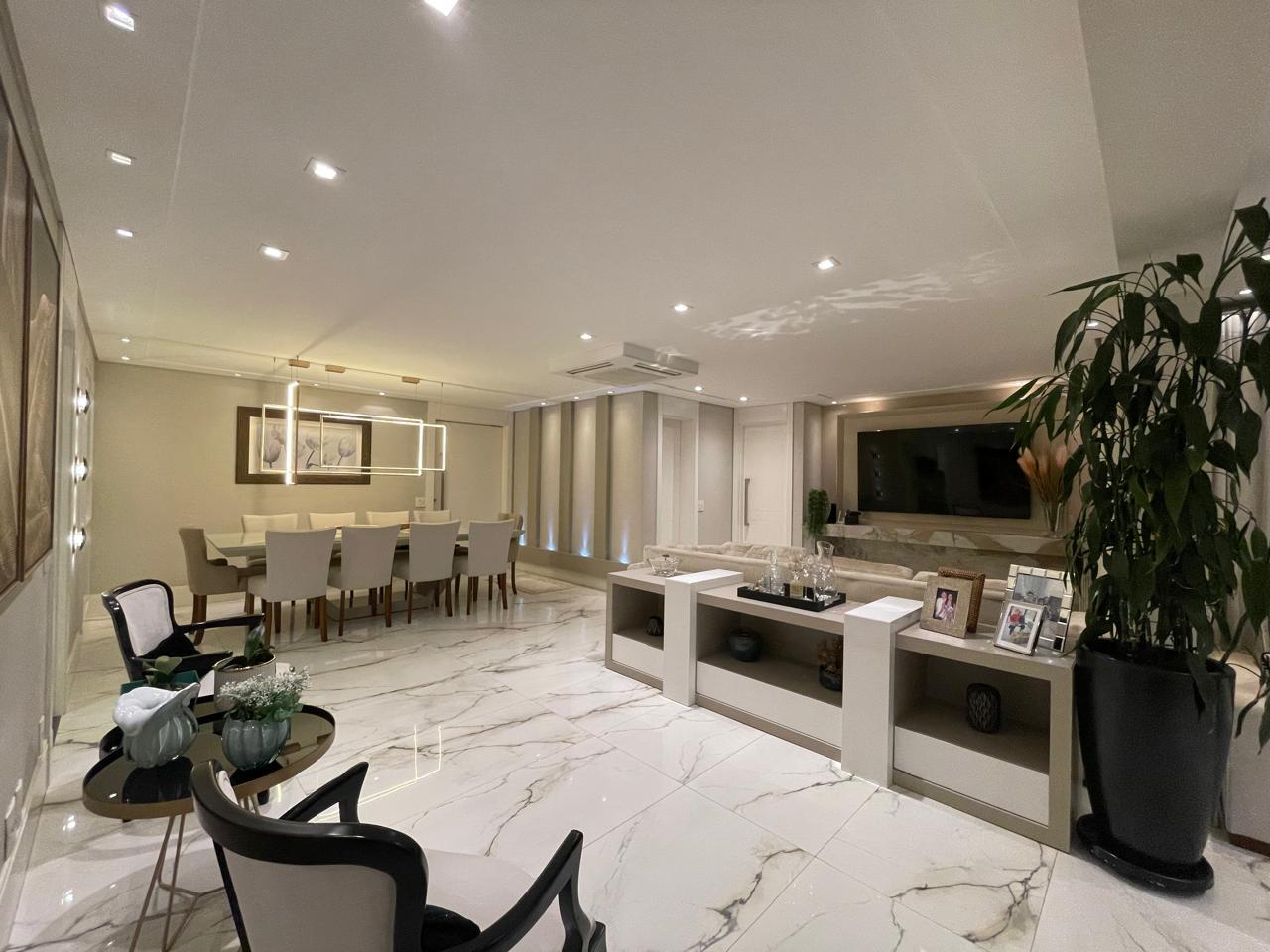 Apartamento alto padrão à venda no Portão | 3 suítes | 2 vagas...