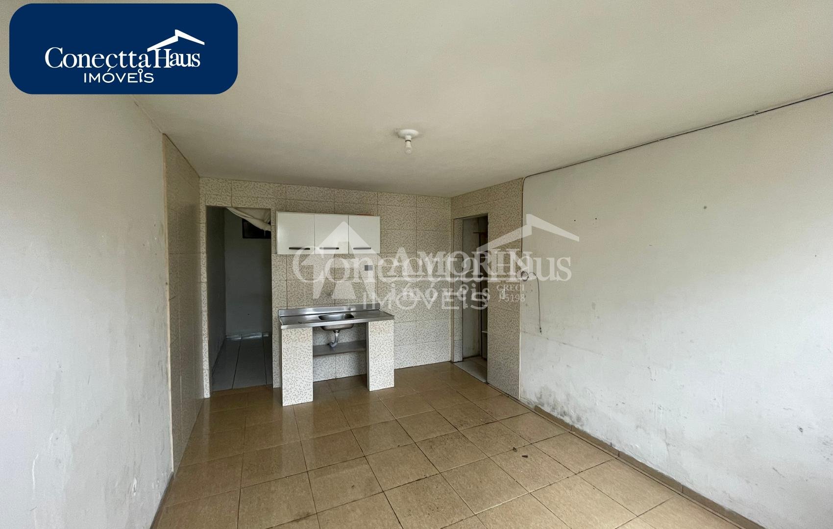 Casa   edícula em terreno amplo  Excelente para morar e inves...
