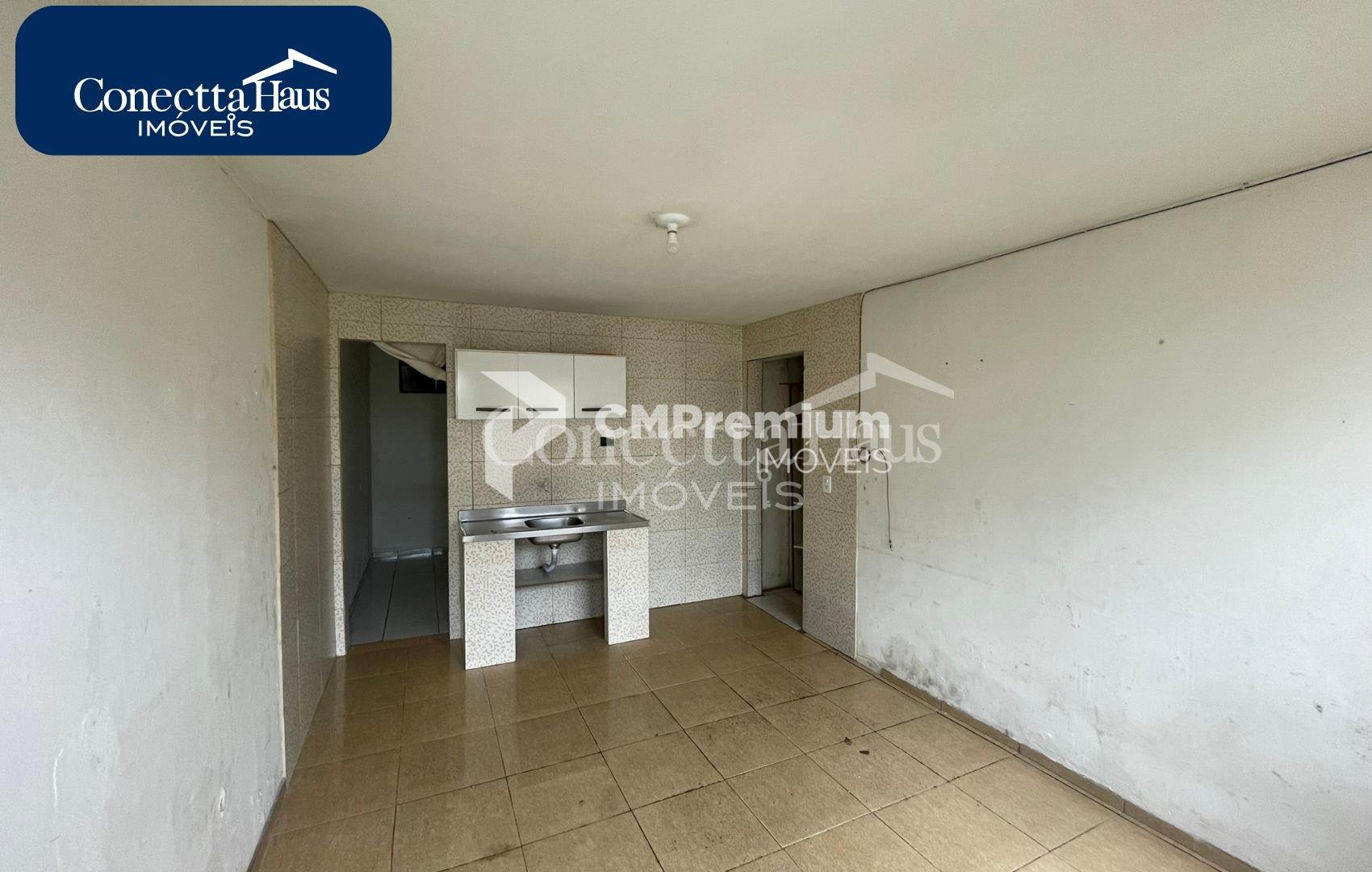 Casa   edícula em terreno amplo  Excelente para morar e inves...