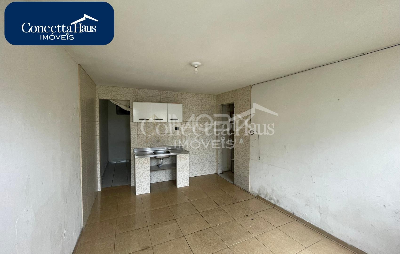 Casa   edícula em terreno amplo  Excelente para morar e inves...