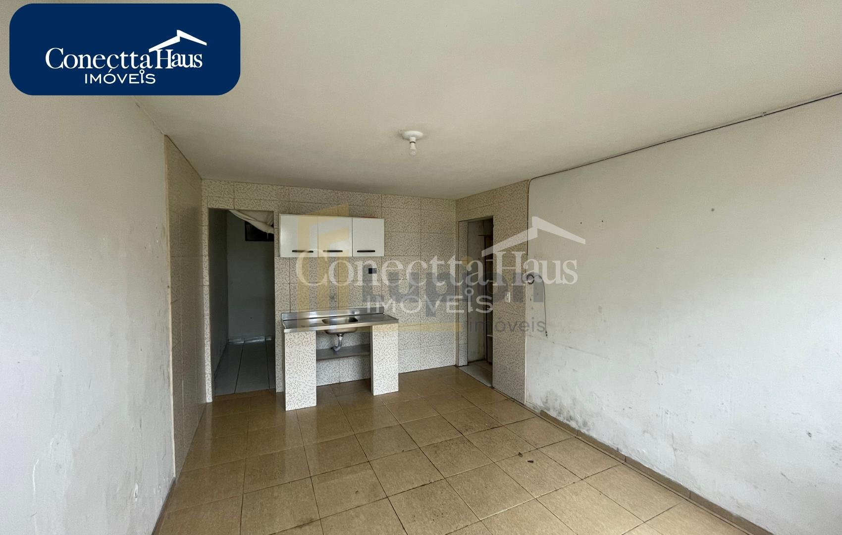 Casa   edícula em terreno amplo  Excelente para morar e inves...