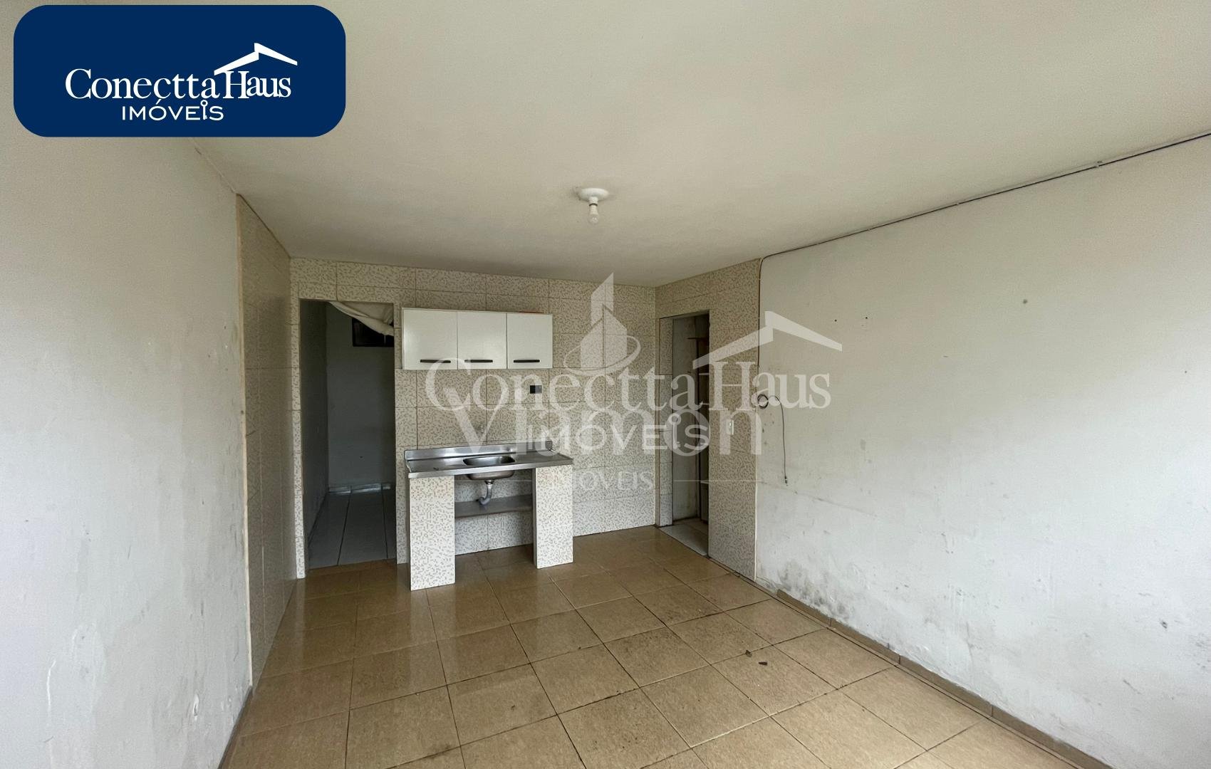 Casa   edícula em terreno amplo  Excelente para morar e inves...