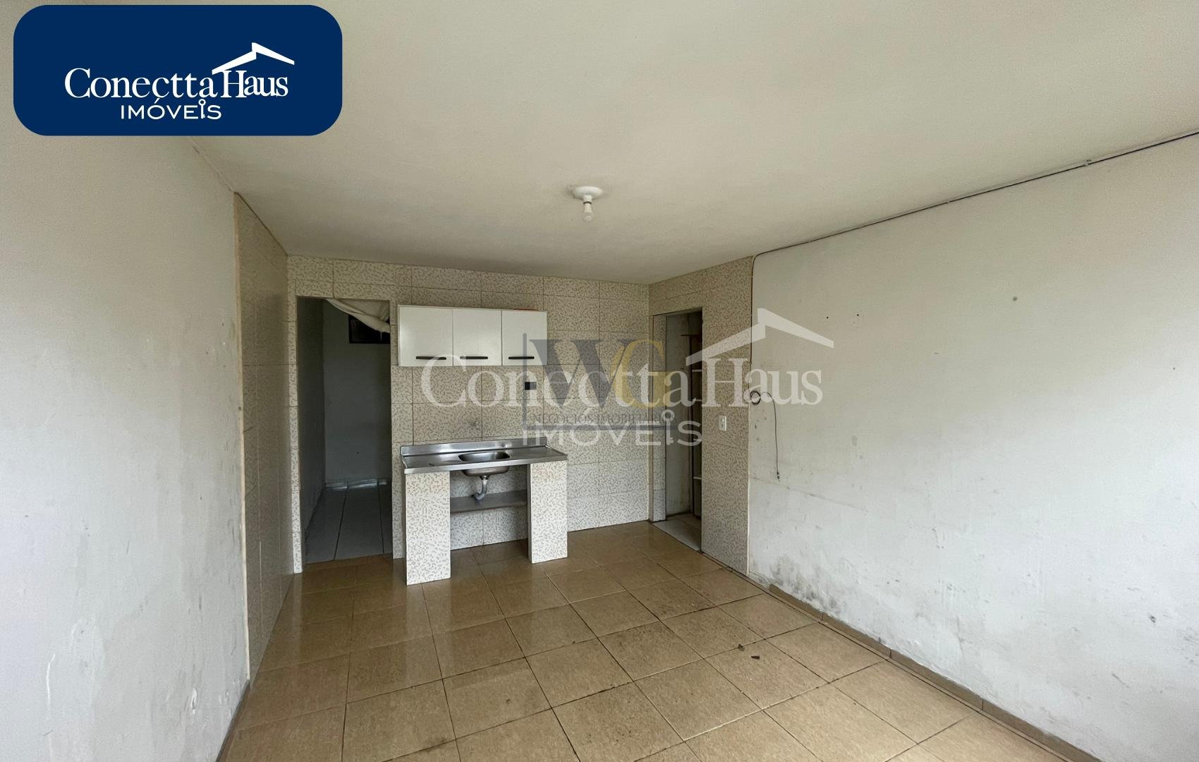 Casa   edícula em terreno amplo  Excelente para morar e inves...