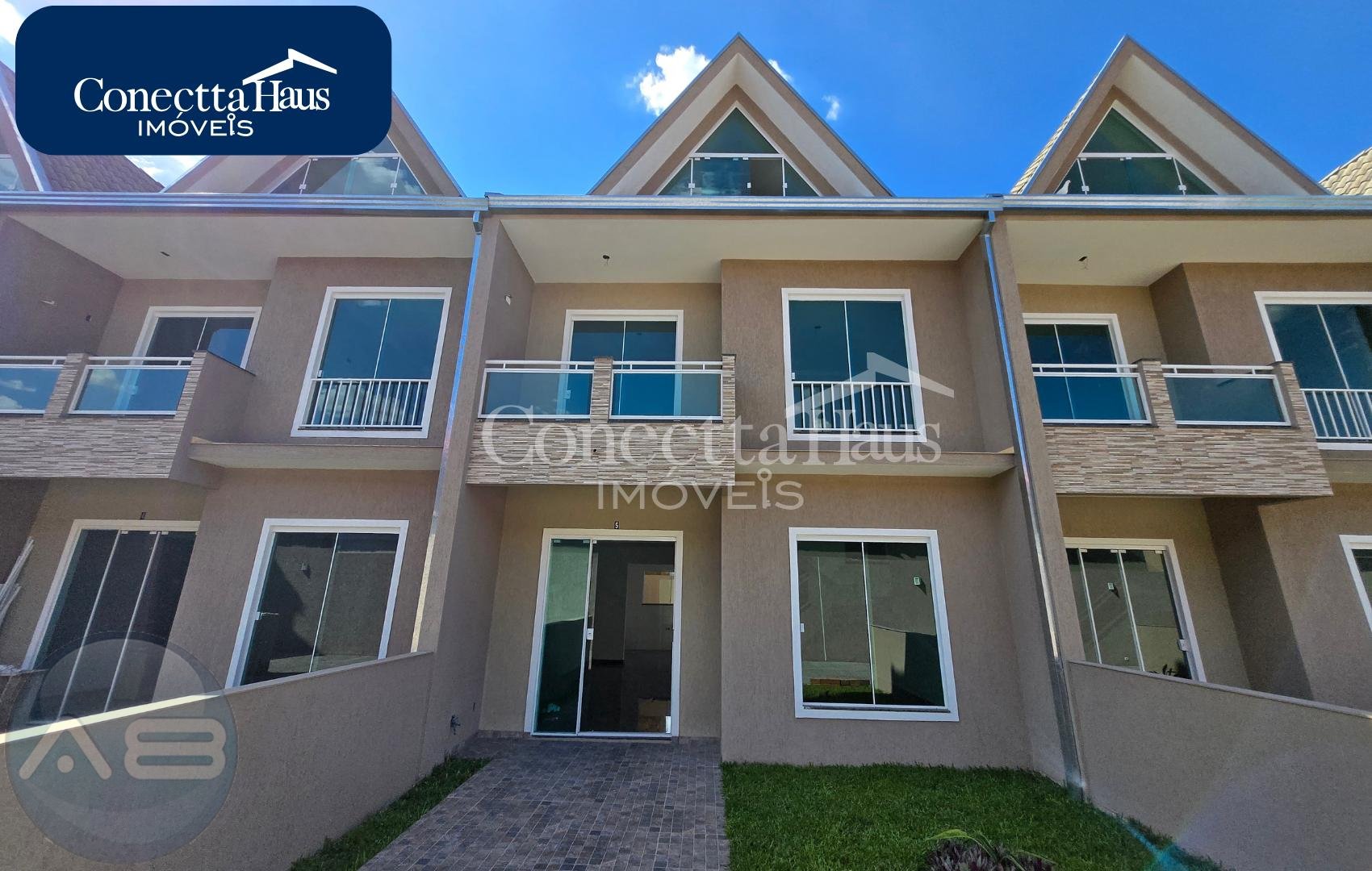 Sobrado Novo à Venda no Cajuru - R  695.000,00 ótima localização