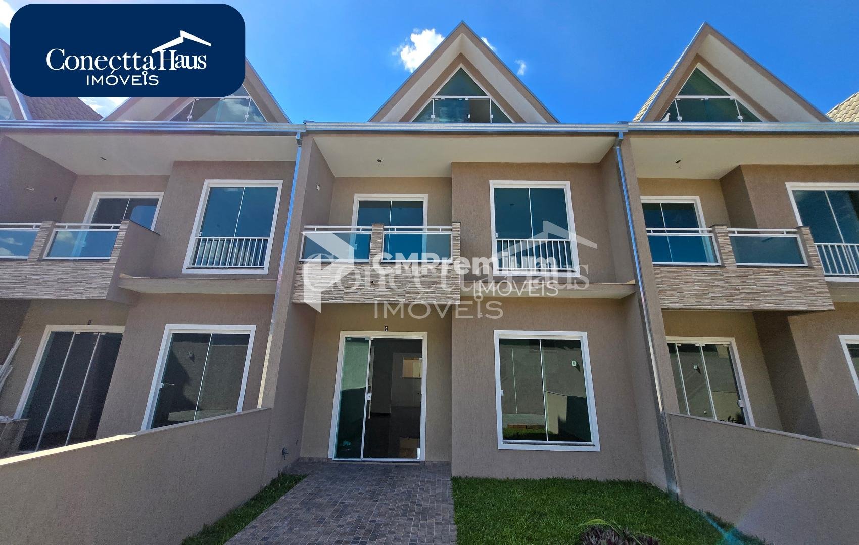 Sobrado Novo à Venda no Cajuru - R  695.000,00 ótima localização