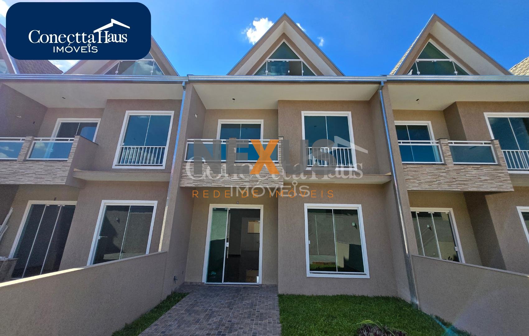 Sobrado Novo à Venda no Cajuru - R  695.000,00 ótima localização