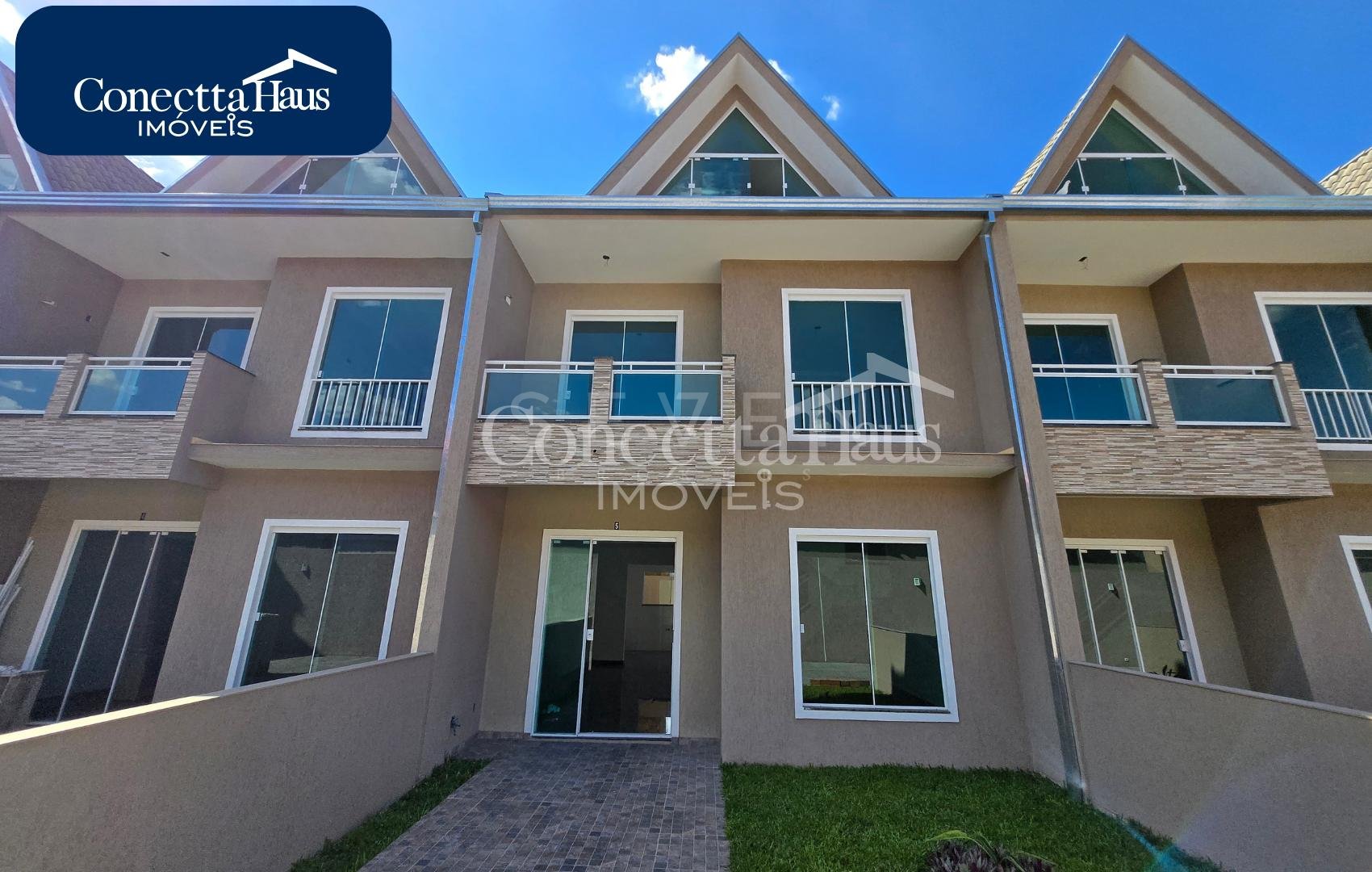 Sobrado Novo à Venda no Cajuru - R  695.000,00 ótima localização