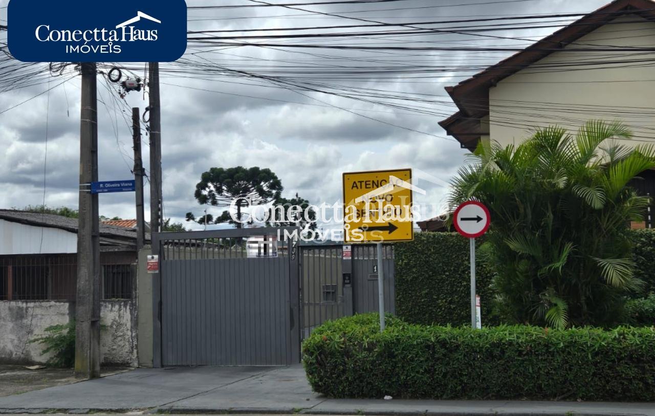Sobrado com 3 dormitórios no Bairro Boqueirão Curitiba com 2 v...