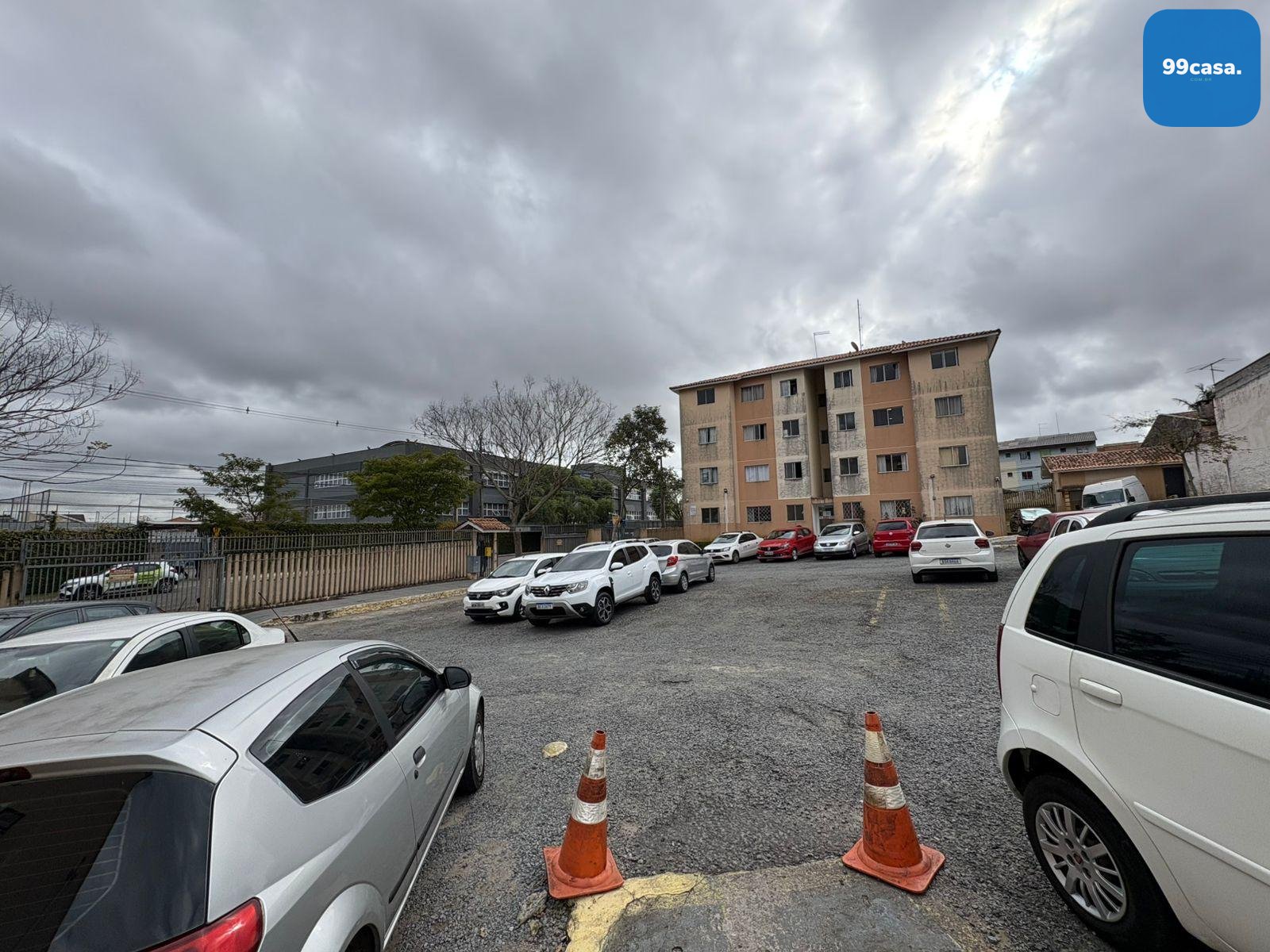 Apartamento a venda no Bairro Sítio Cercado com 2 dormitórios ...