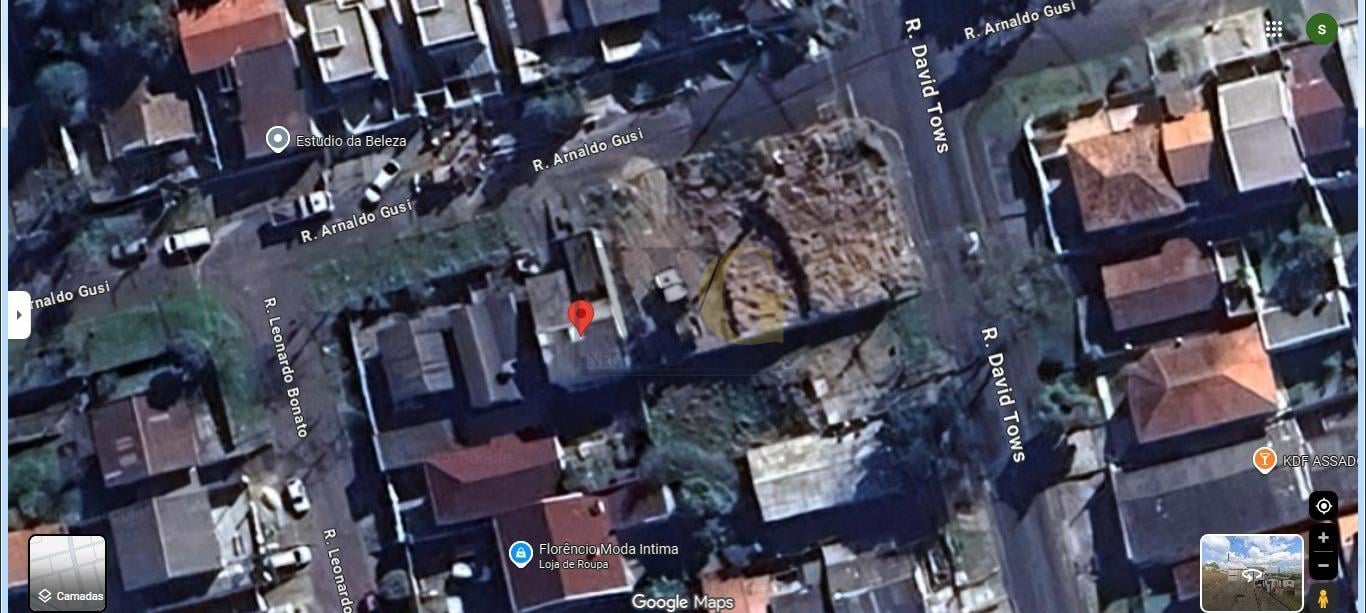 Terreno de esquina no Bairro Xaxim. Zoneamento ZR2. Esquina.