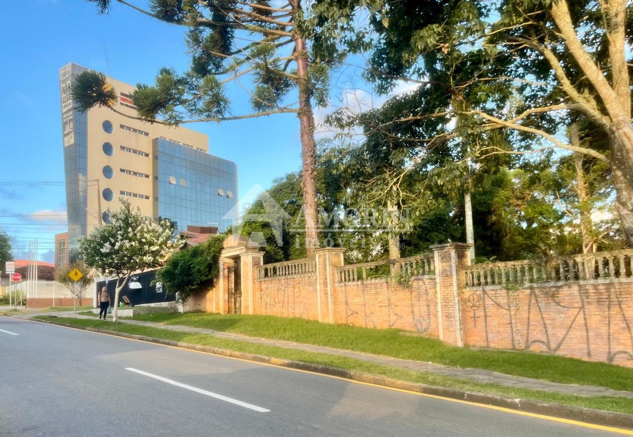 Apartamento Espa?oso no Centro de Curitiba  Andar Alto, 2 Dorm...