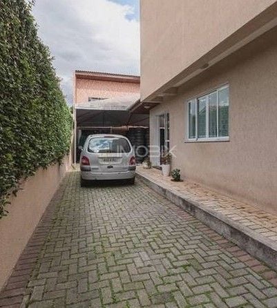 Sobrado com 4 dormitórios à venda, bairro GUAÍRA - CURITIBA - PR