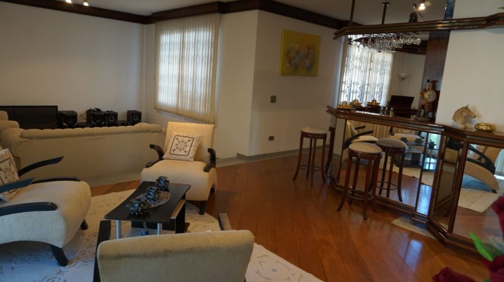 Casa  500m   ótima oportunidade - Jardim das Américas - Curiti...