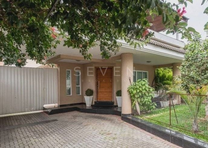 Sobrado com 4 dormitórios à venda, bairro GUAÍRA - CURITIBA - PR